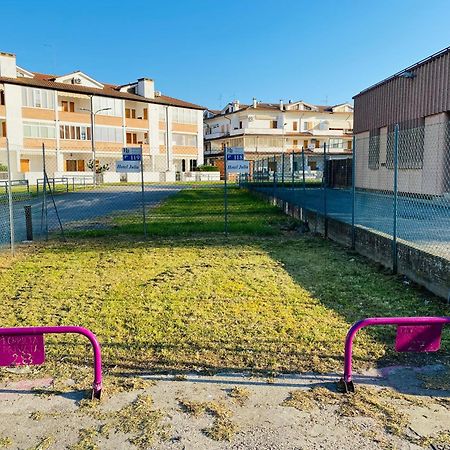 Hotel Julia Llido Degli Estensi Buitenkant foto