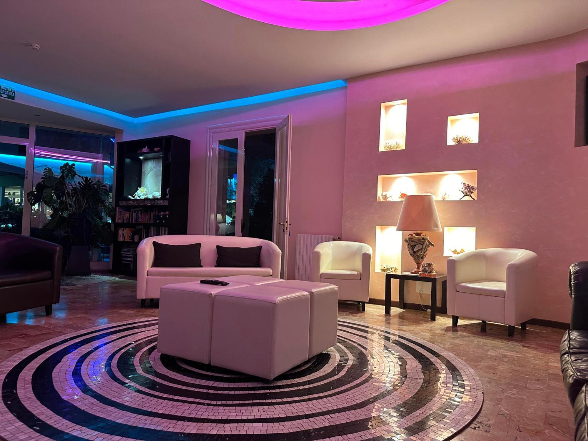 Hotel Julia Llido Degli Estensi Buitenkant foto