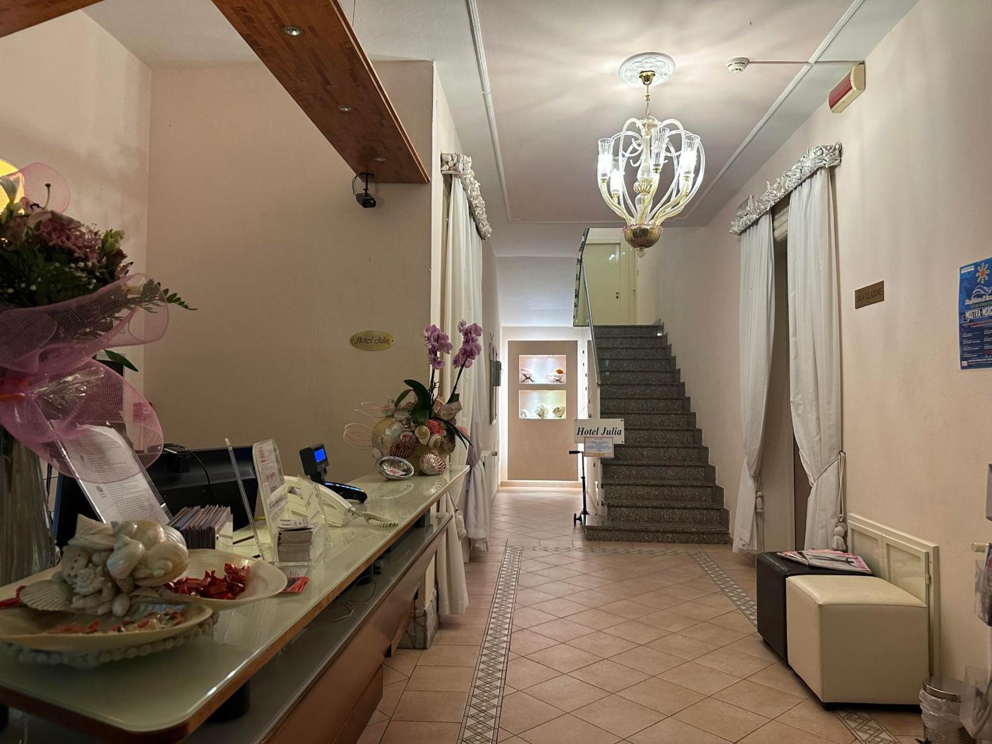 Hotel Julia Llido Degli Estensi Buitenkant foto