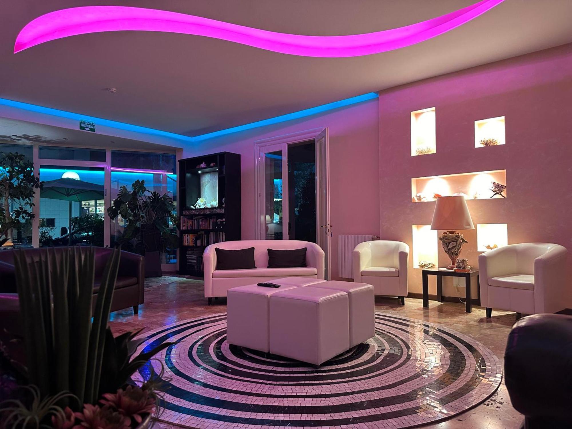Hotel Julia Llido Degli Estensi Buitenkant foto