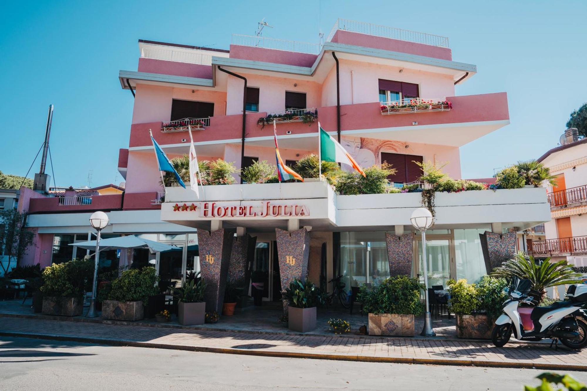 Hotel Julia Llido Degli Estensi Buitenkant foto