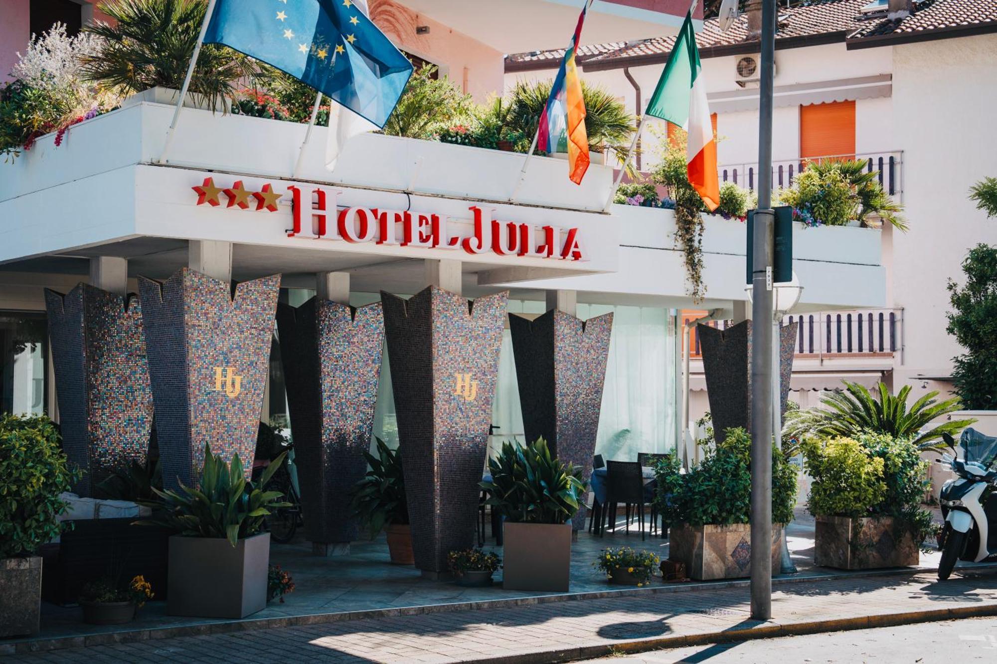 Hotel Julia Llido Degli Estensi Buitenkant foto