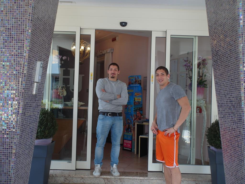 Hotel Julia Llido Degli Estensi Buitenkant foto