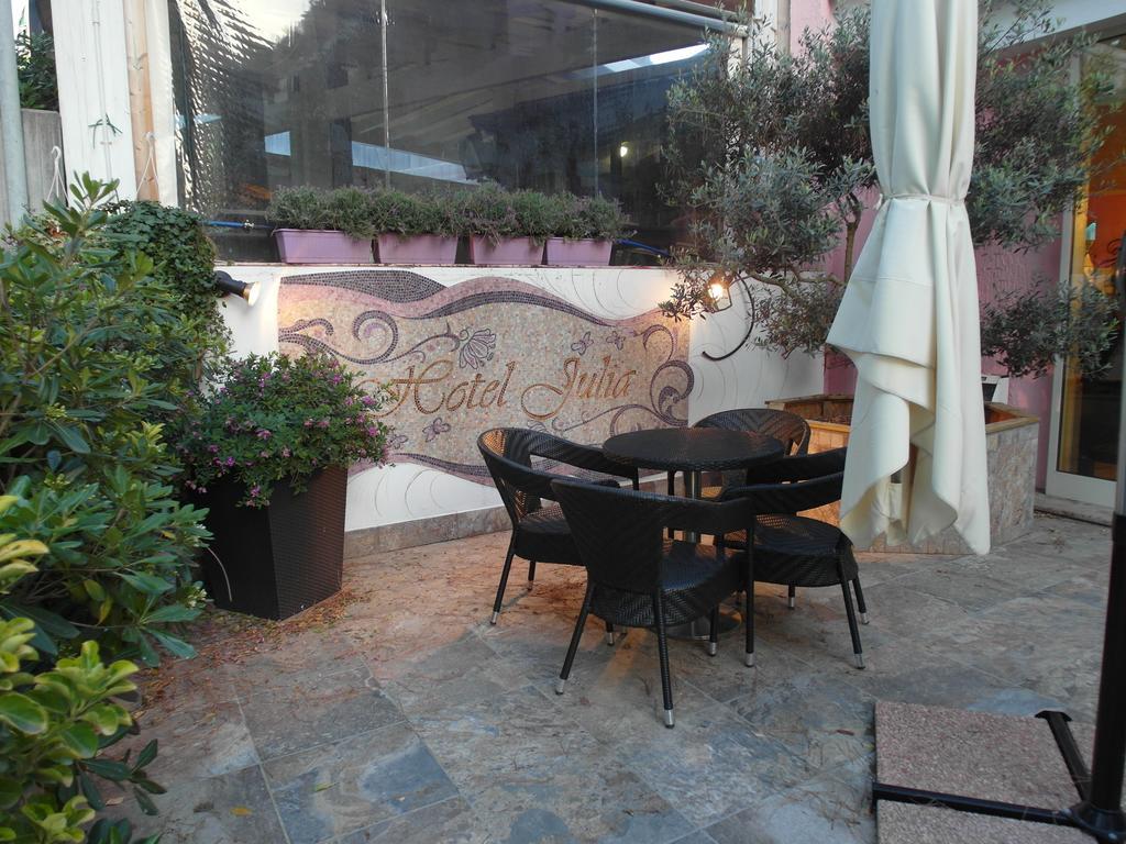 Hotel Julia Llido Degli Estensi Buitenkant foto