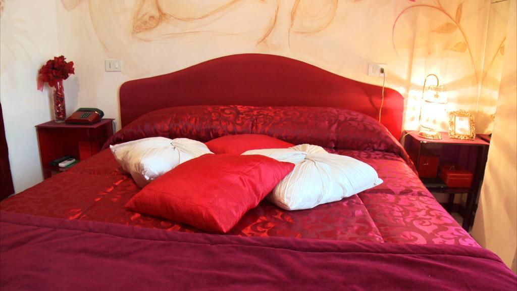 Hotel Julia Llido Degli Estensi Buitenkant foto