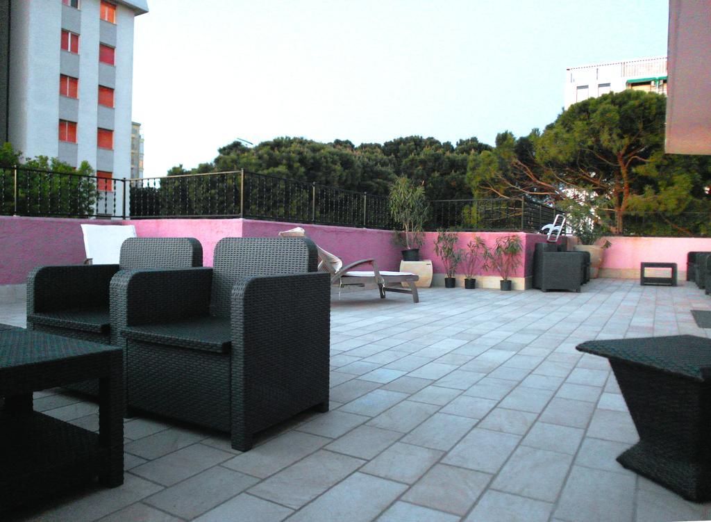 Hotel Julia Llido Degli Estensi Buitenkant foto